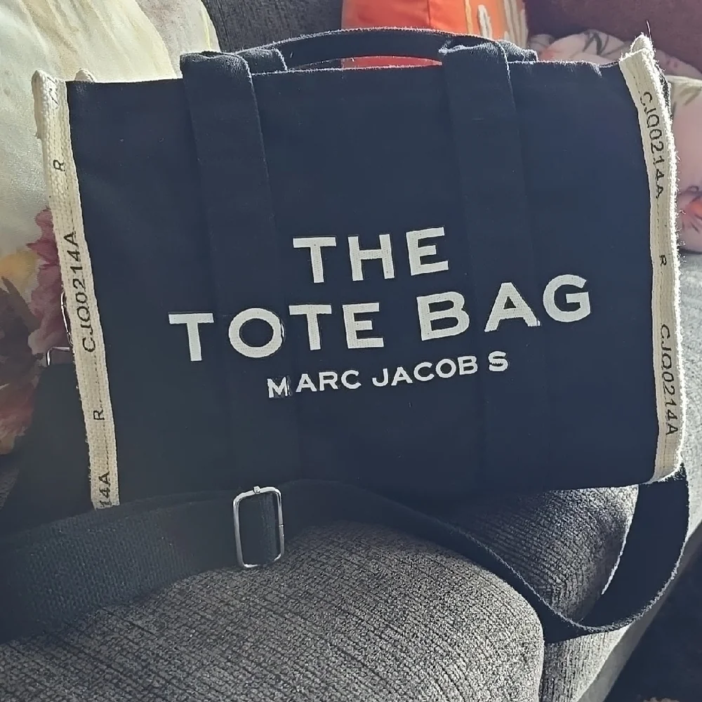 Black and Cream Tote Bag - Picture 3 of 8